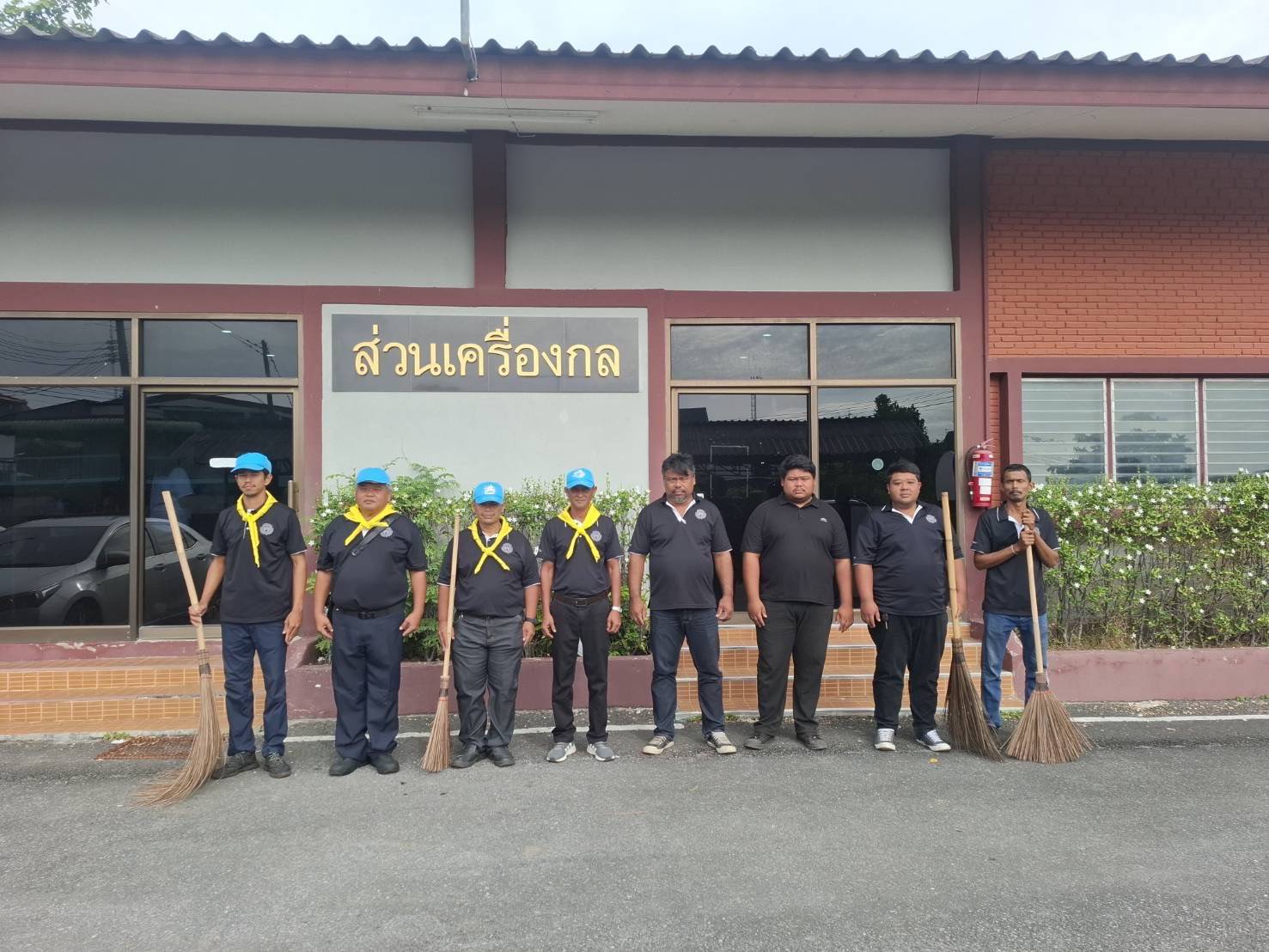 เจ้าหน้าที่ส่วนเครื่องกล